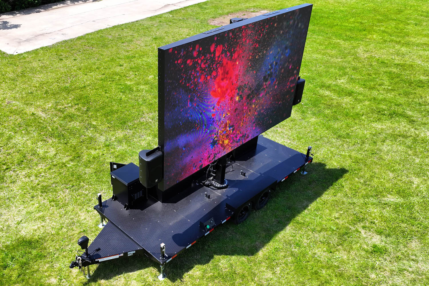 You are currently viewing Why Bigger is Better: The Power of Large LED Screens at Outdoor Events