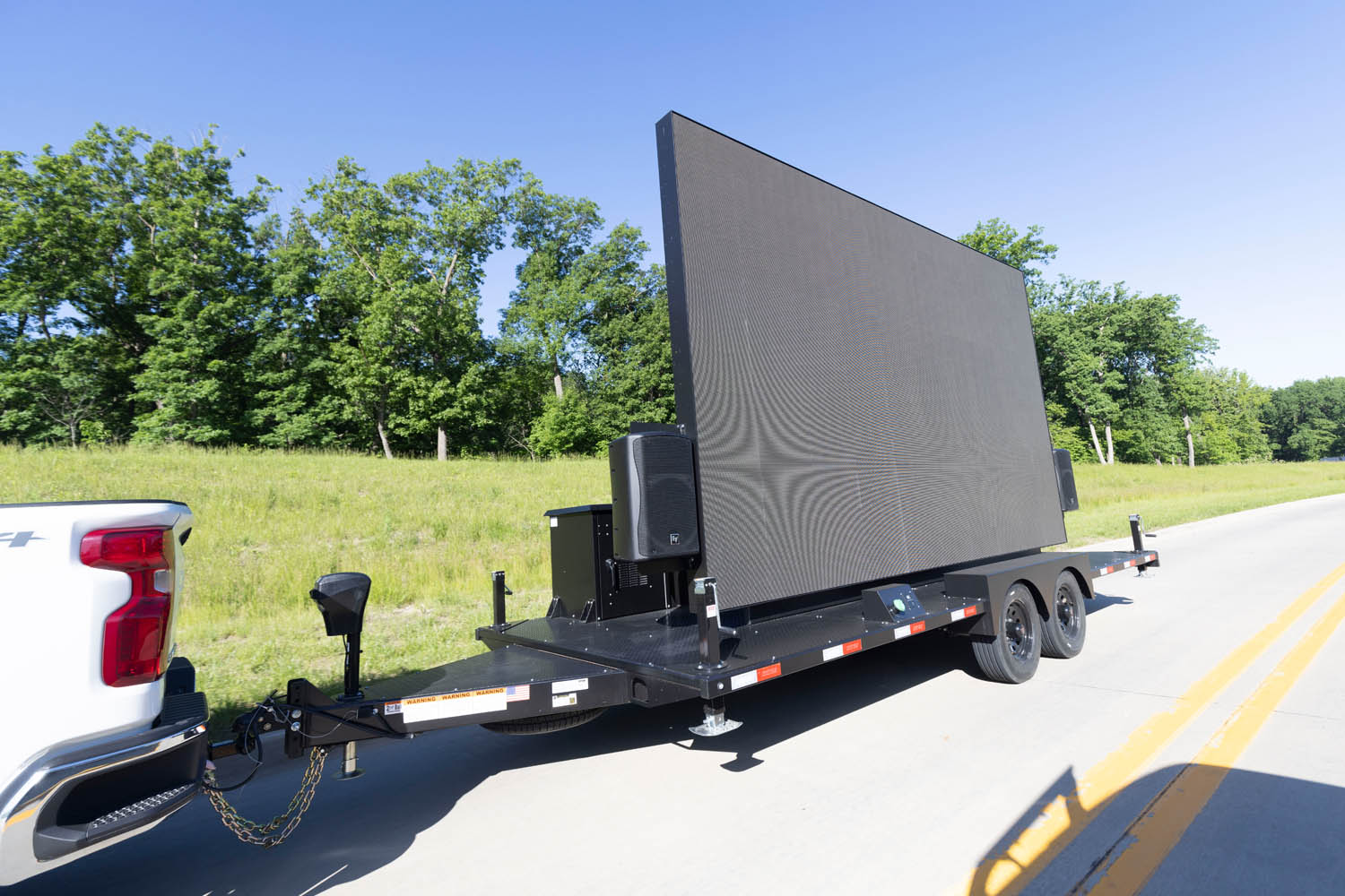 Read more about the article How It Works: Renting a Mobile LED Screen with Concierge Delivery